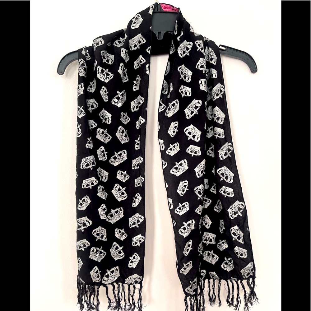 Havengirl Scarf for a girl crown designs